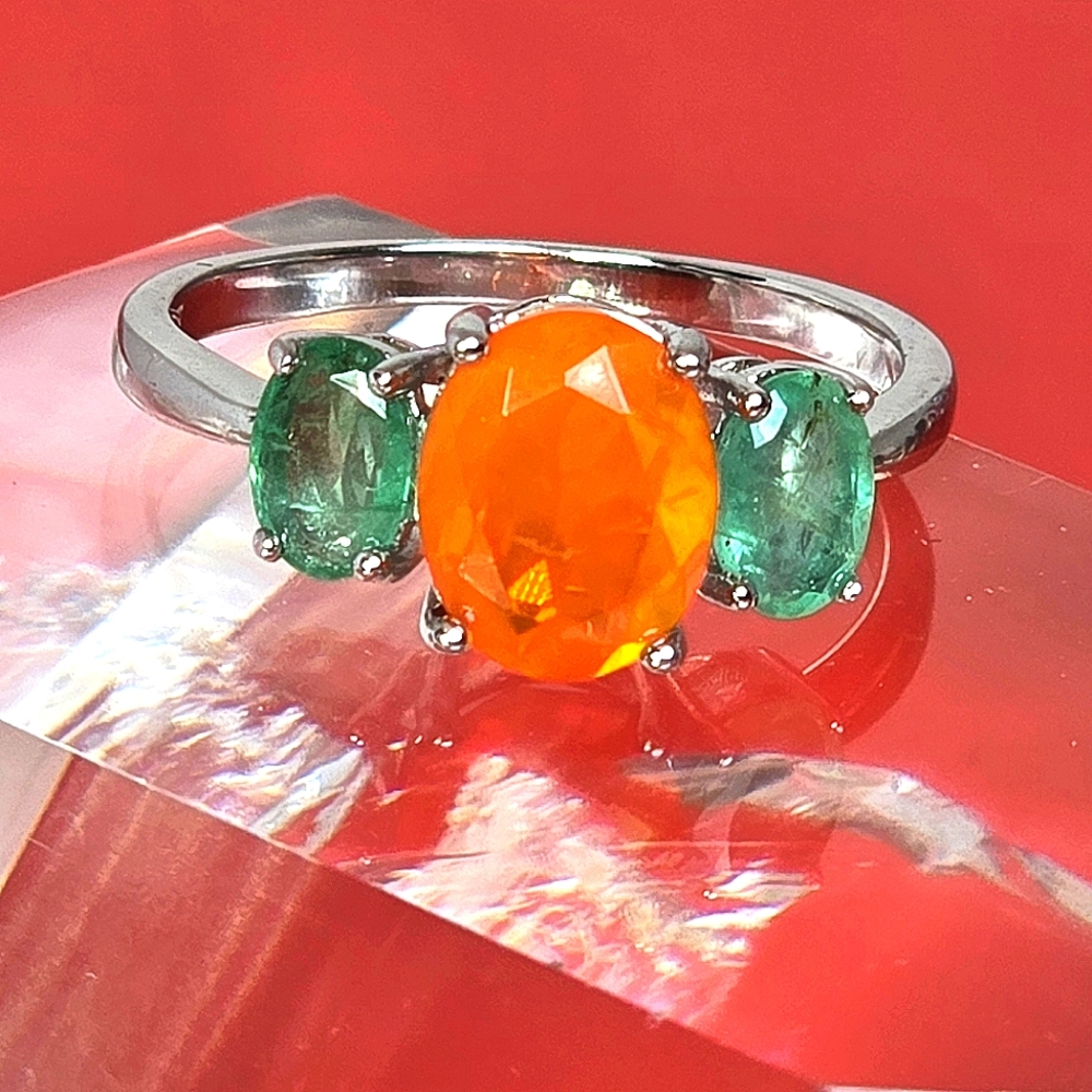 925 Sterling Silver Ring Sz 7.5  with Natural Orange Opal & Emerald Gemstones.